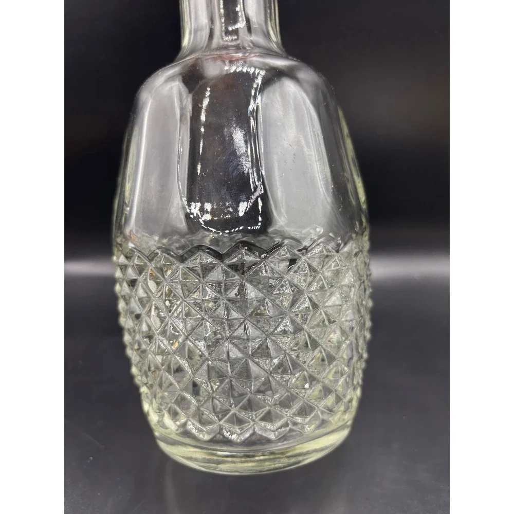 Vtg 1982 Mogen David Clear Glass Decanter Diamond Point Textured Barware Bottle